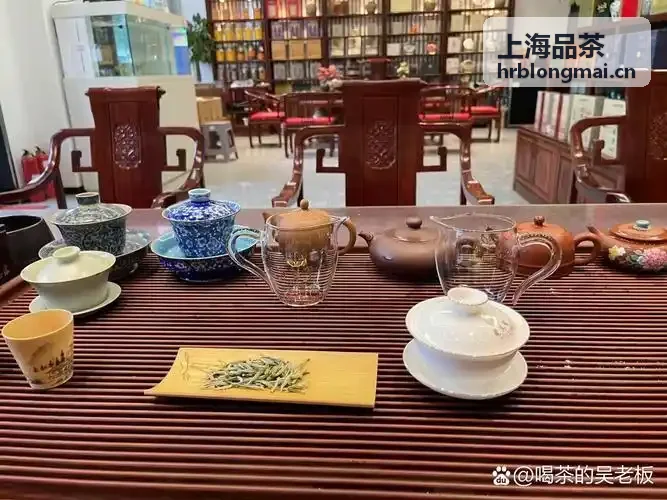 上海品茶暖光茶室内安静舒适的品茶氛围